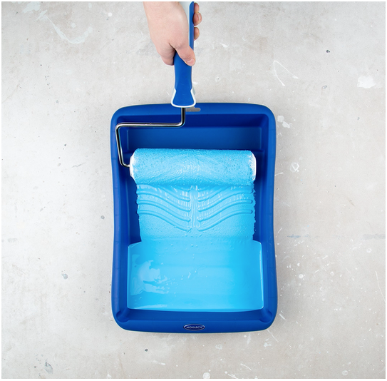 Tips/Colour inspiration/How to properly load a paint roller British